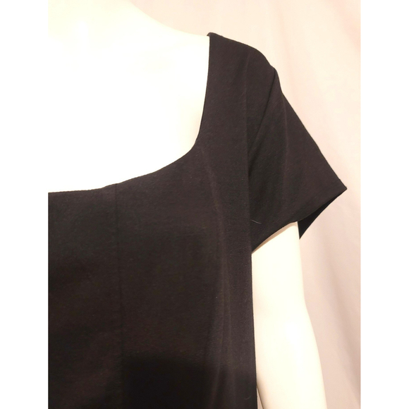 Paper Doll Black Dress w/ Back Cut Out - Size 1X - Picture 5 of 7